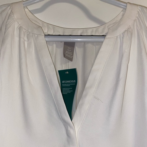 H&M White Blouse with Short Sleeve - Picture 4 of 11